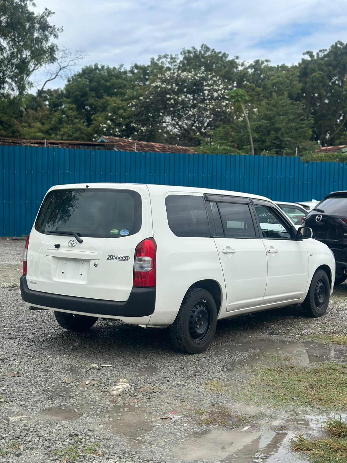 TOYOTA SUCCEED
