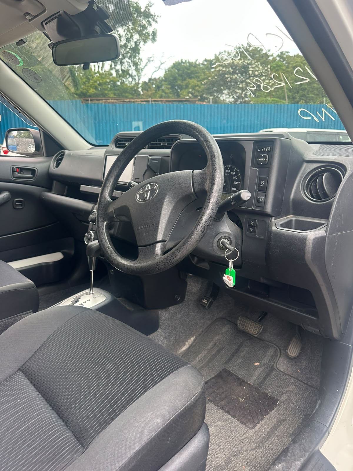 TOYOTA SUCCEED