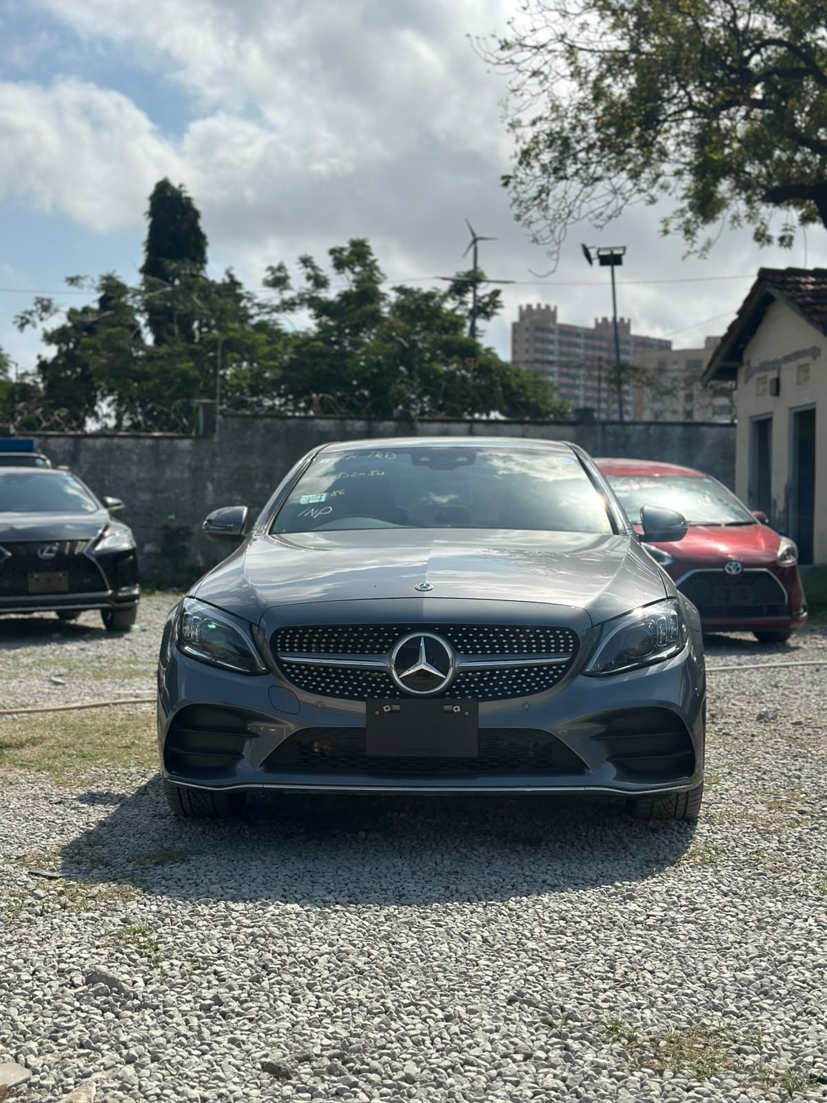 MERCEDES-BENZ C200