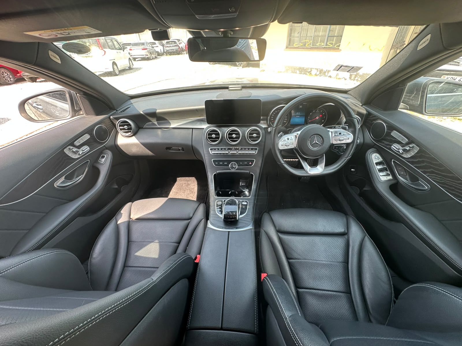 MERCEDES-BENZ C200