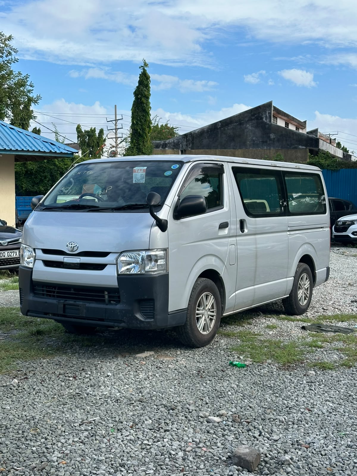 TOYOTA HIACE