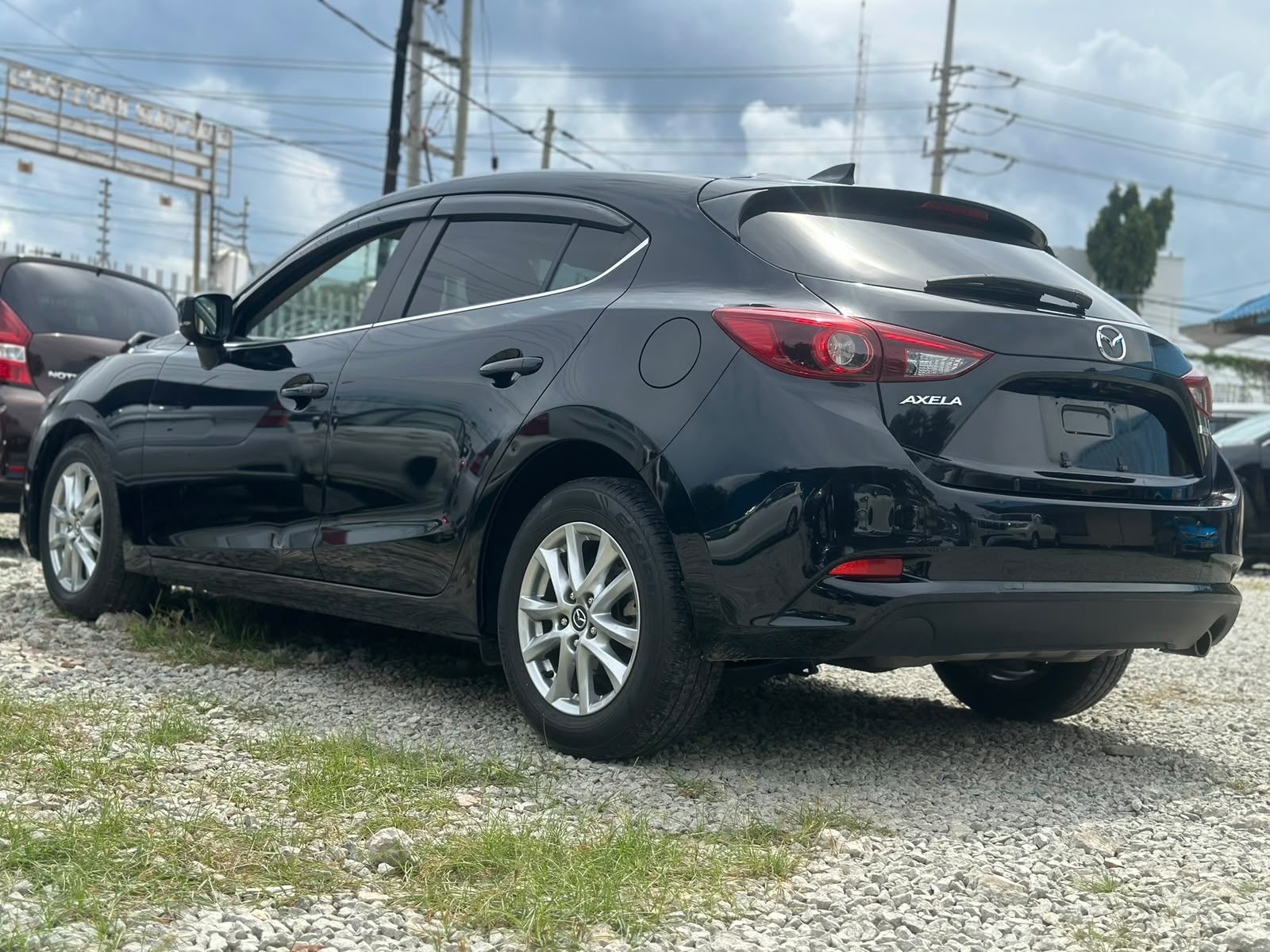 MAZDA AXELA