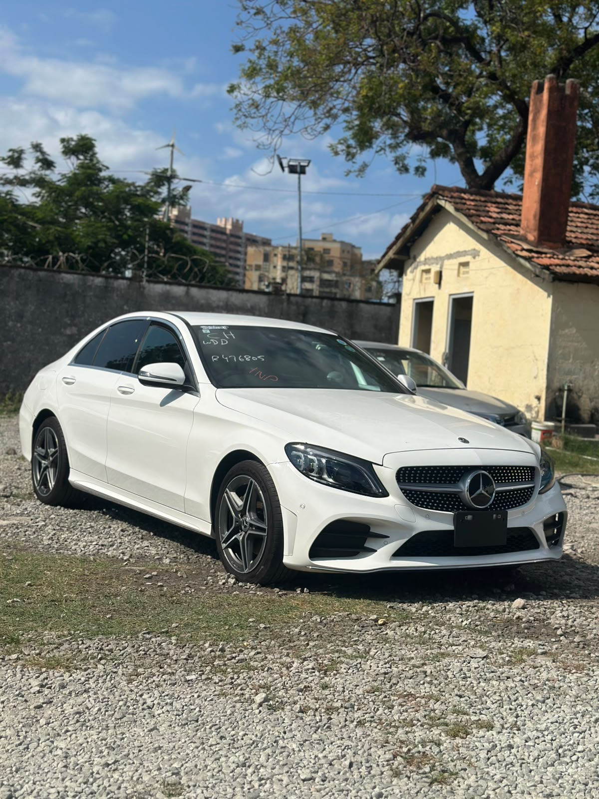 MERCEDES-BENZ C200