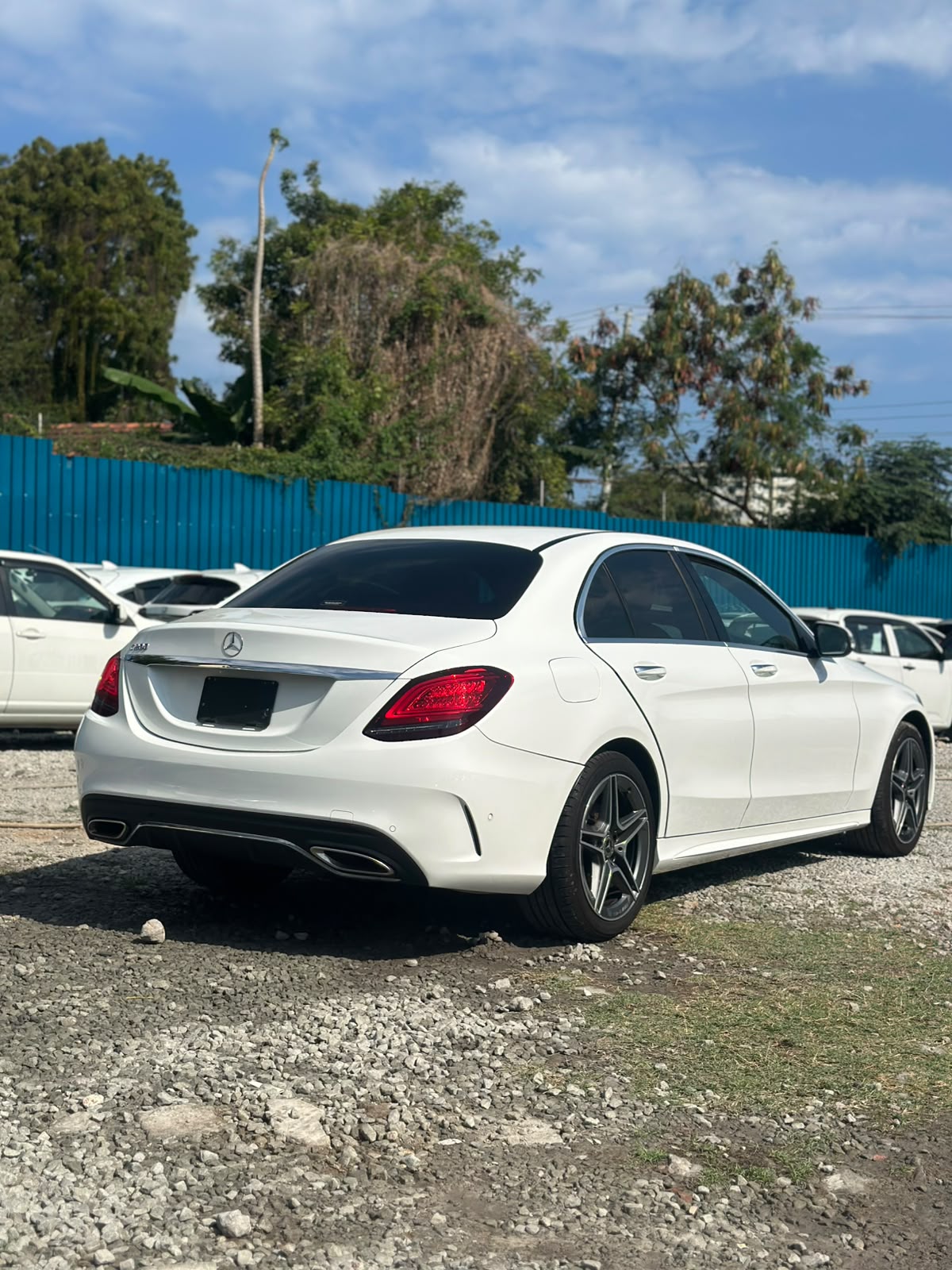 MERCEDES-BENZ C200