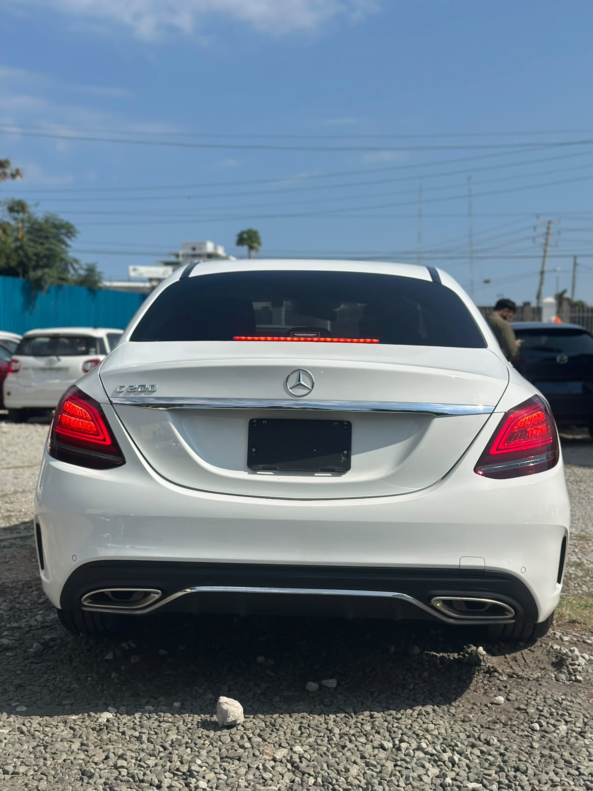 MERCEDES-BENZ C200