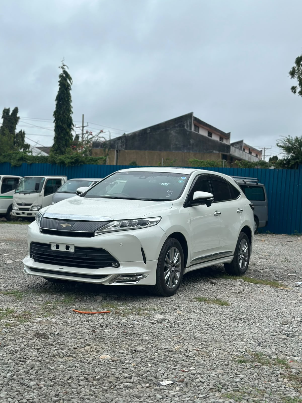 TOYOTA HARRIER
