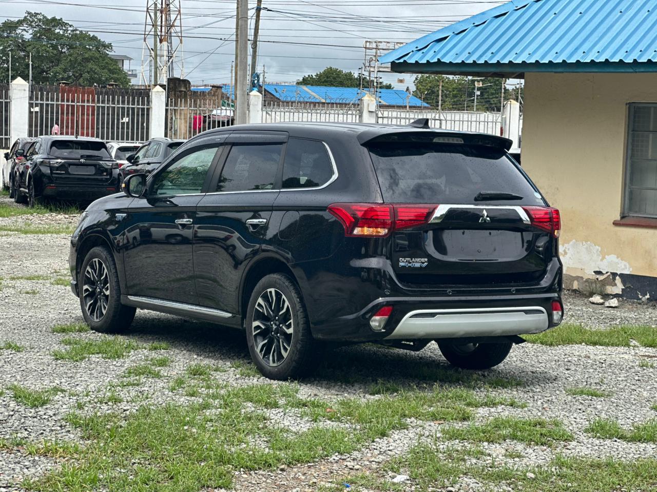 MITSUBISHI OUTLANDER