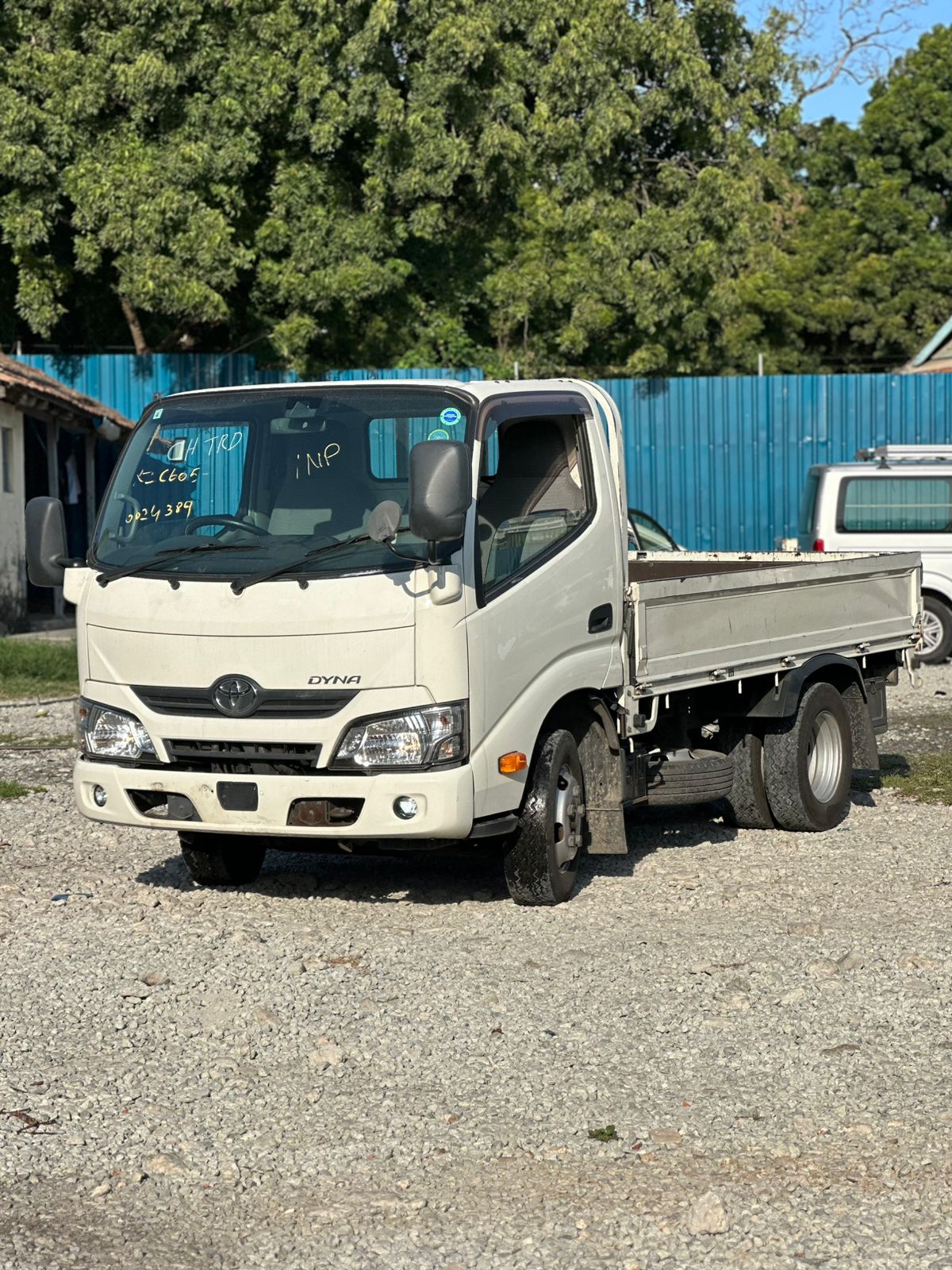TOYOTA DYNA