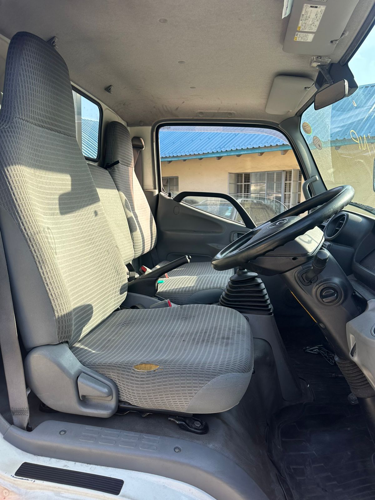 TOYOTA DYNA