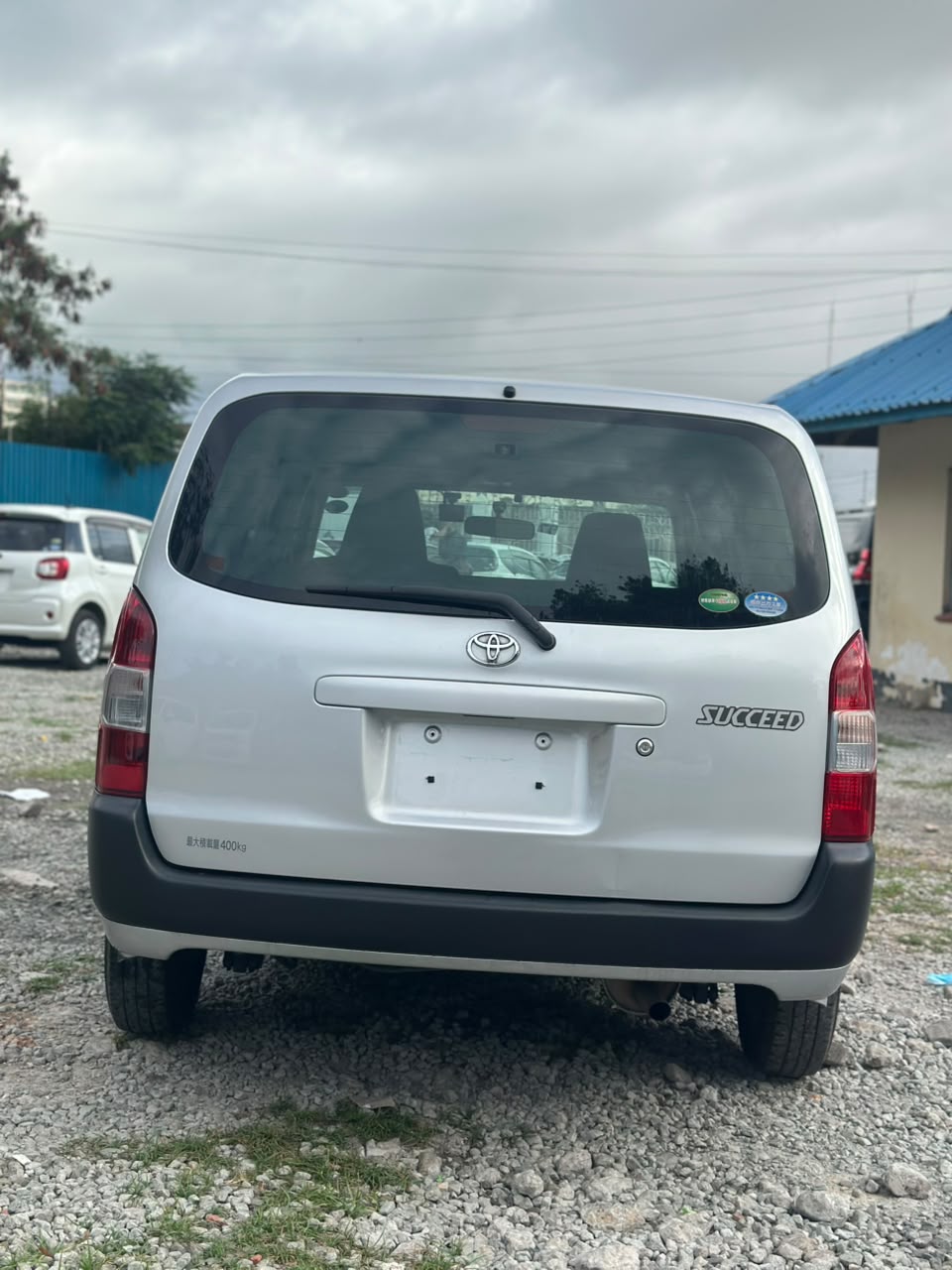 TOYOTA SUCCEED
