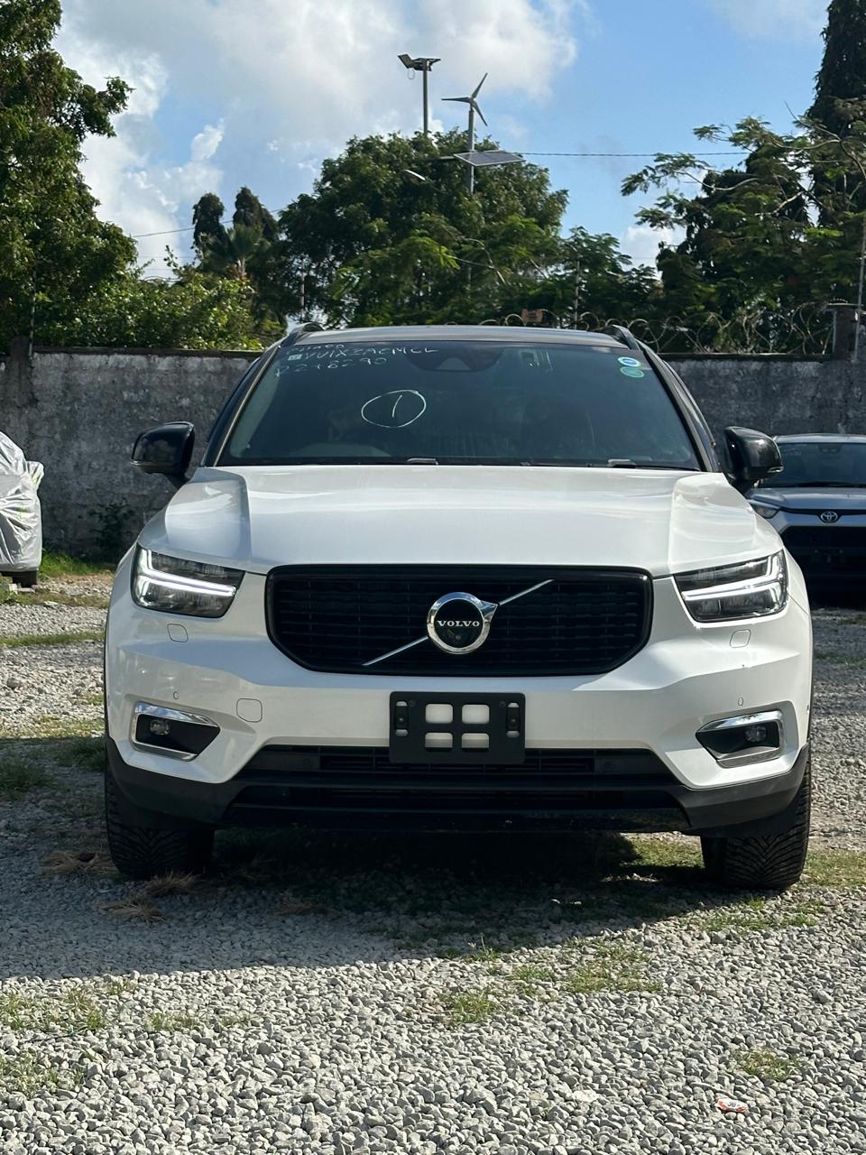 VOLVO XC40