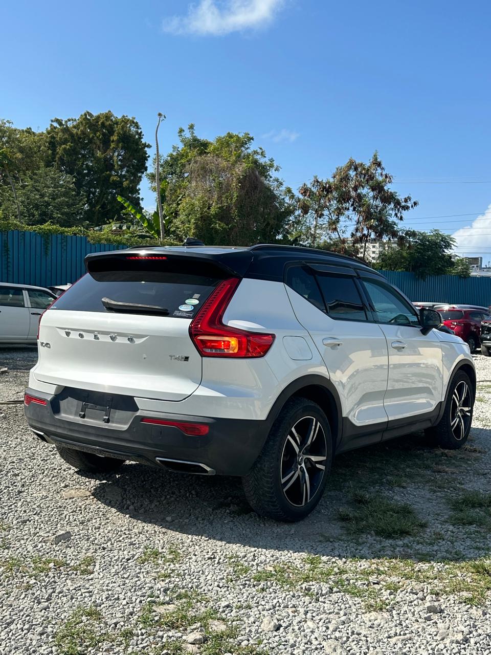 VOLVO XC40