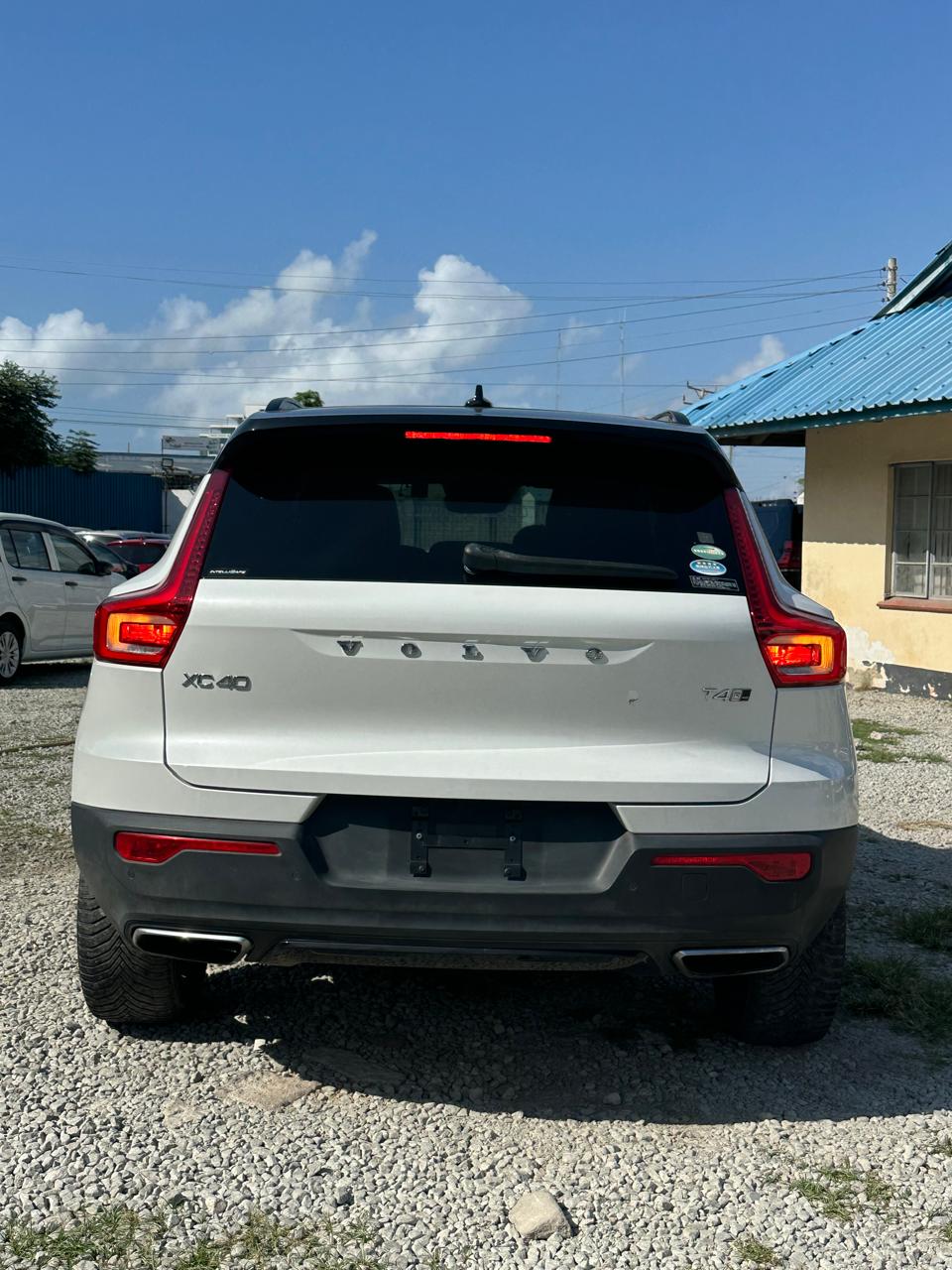 VOLVO XC40