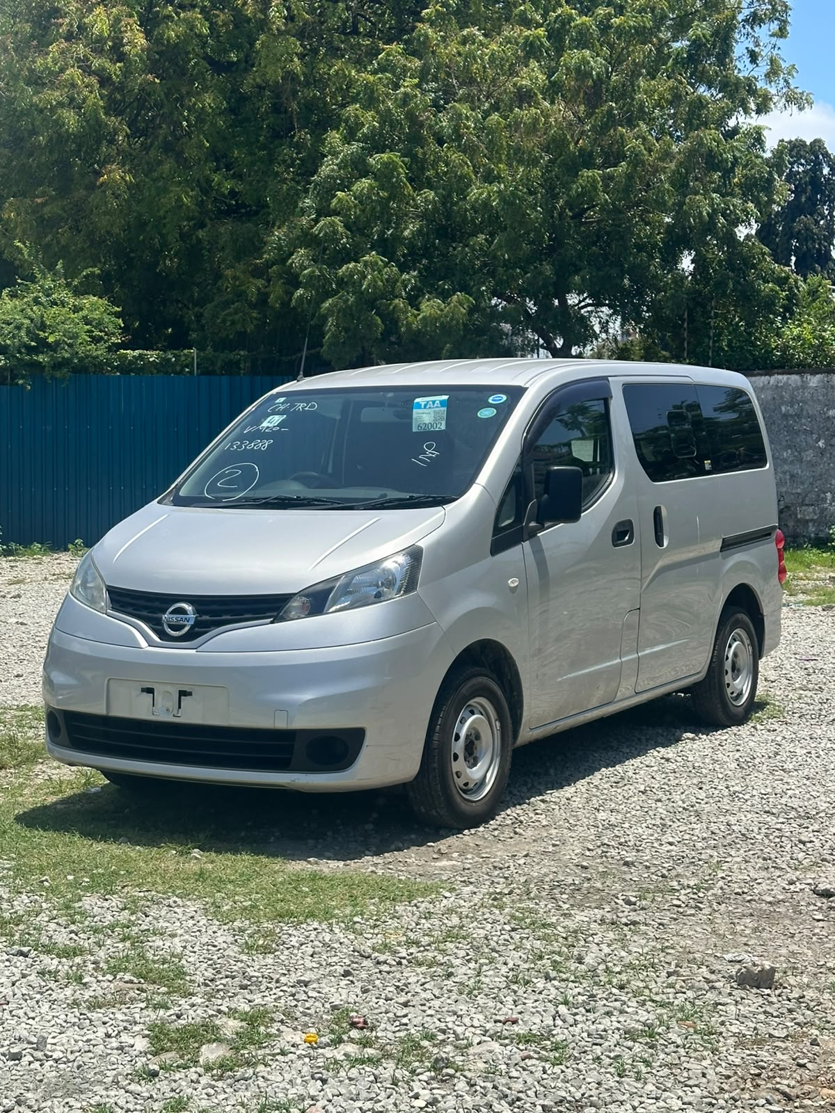 NISSAN NV 200
