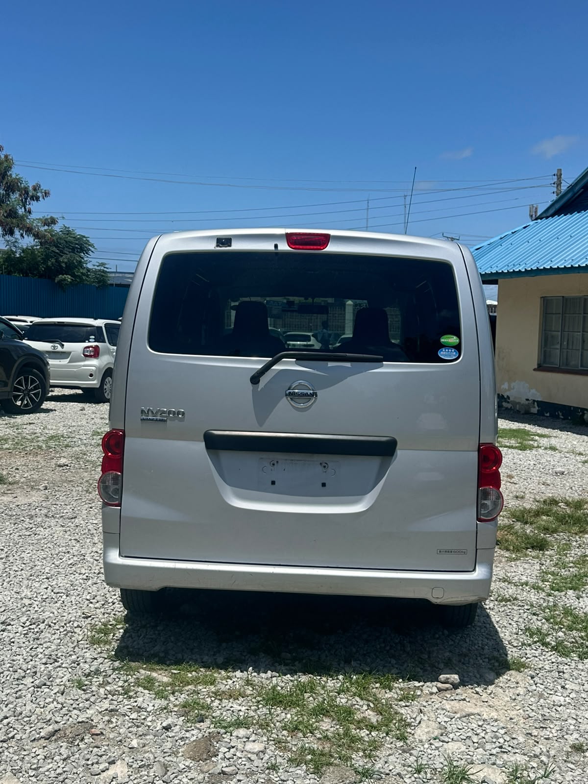 NISSAN NV 200