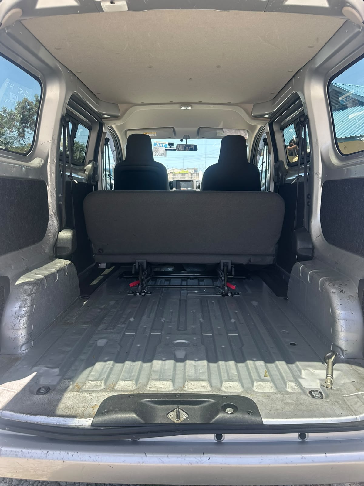 NISSAN NV 200