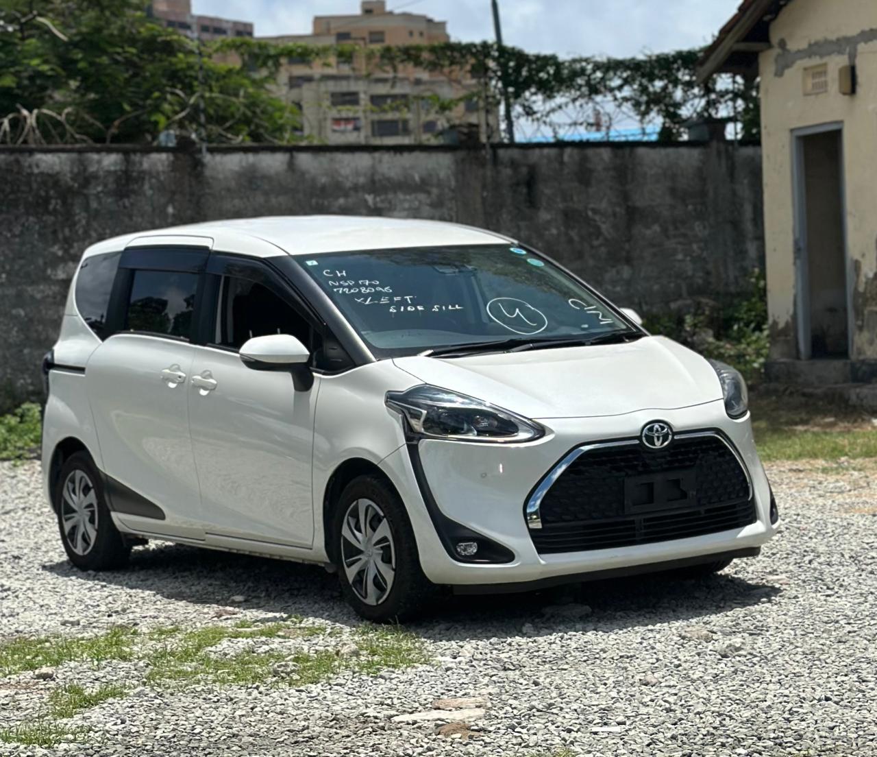 TOYOTA SIENTA