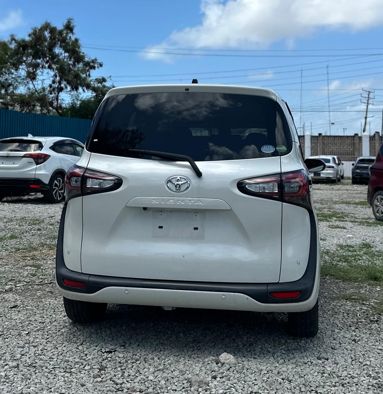 TOYOTA SIENTA