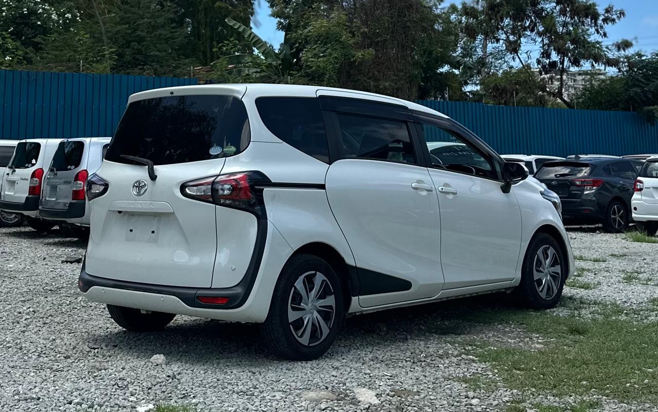 TOYOTA SIENTA