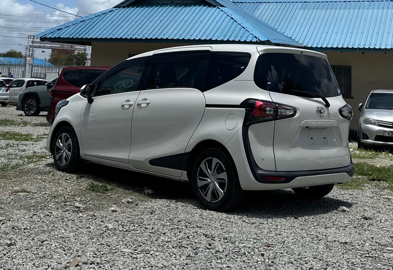 TOYOTA SIENTA