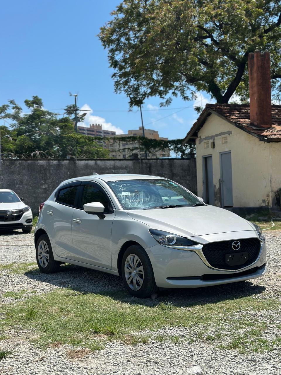 MAZDA 2