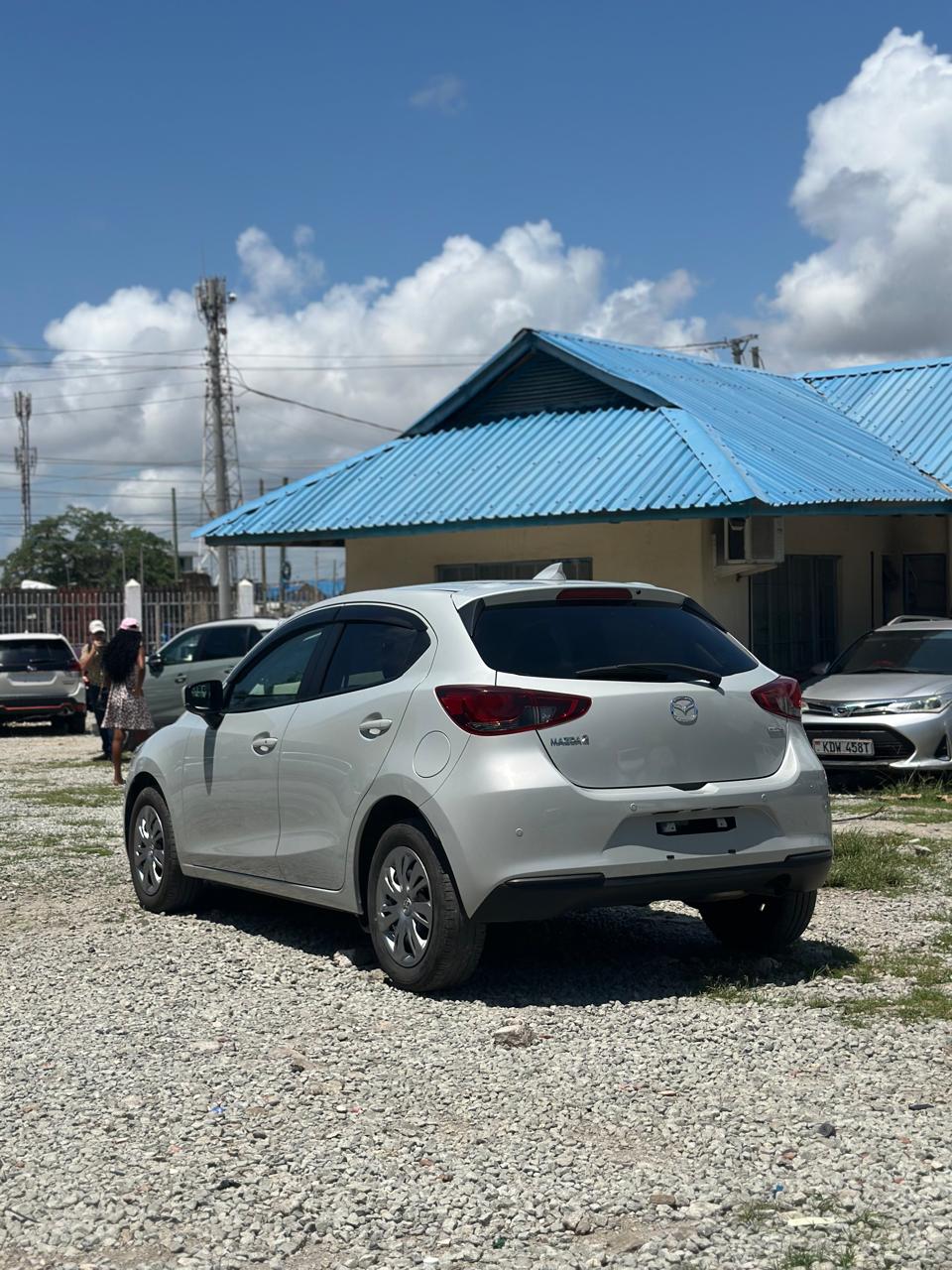 MAZDA 2