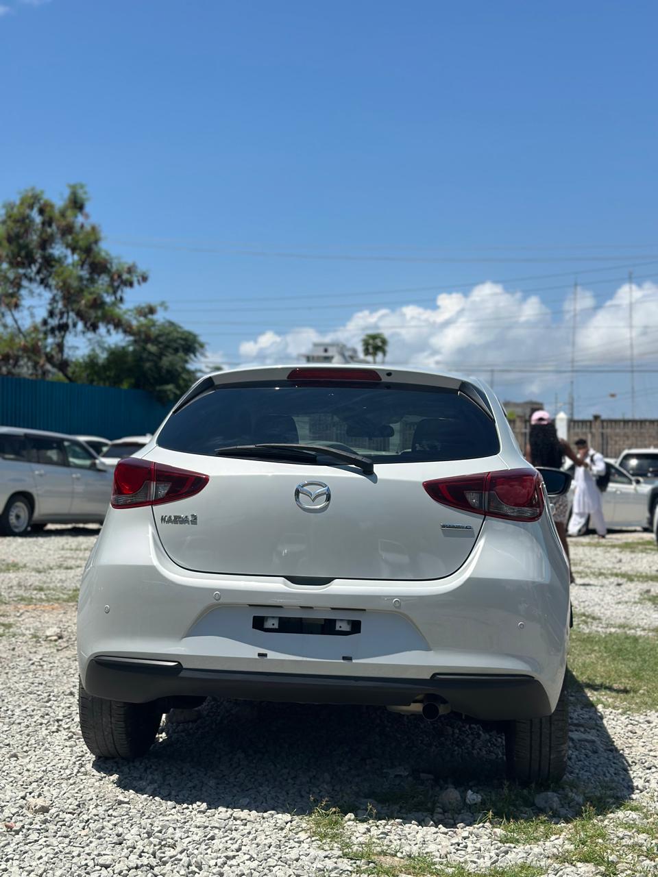 MAZDA 2