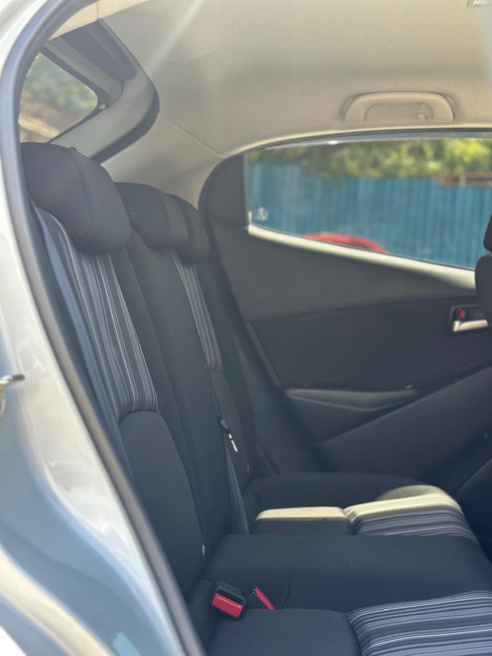 MAZDA 2